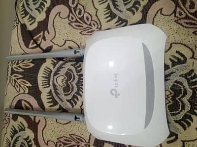 TP-Link Router Good Condition