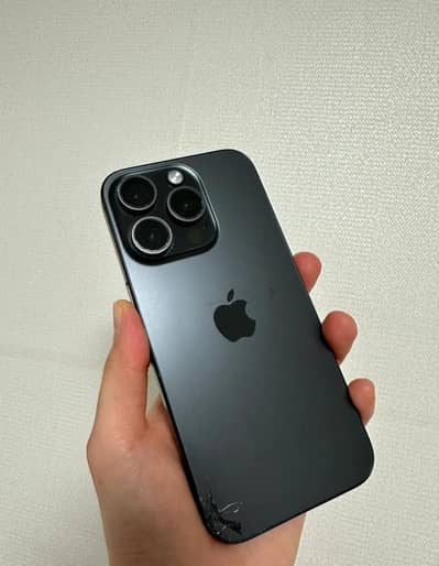 I phone 15 pro 128 GB color gray battery 87%