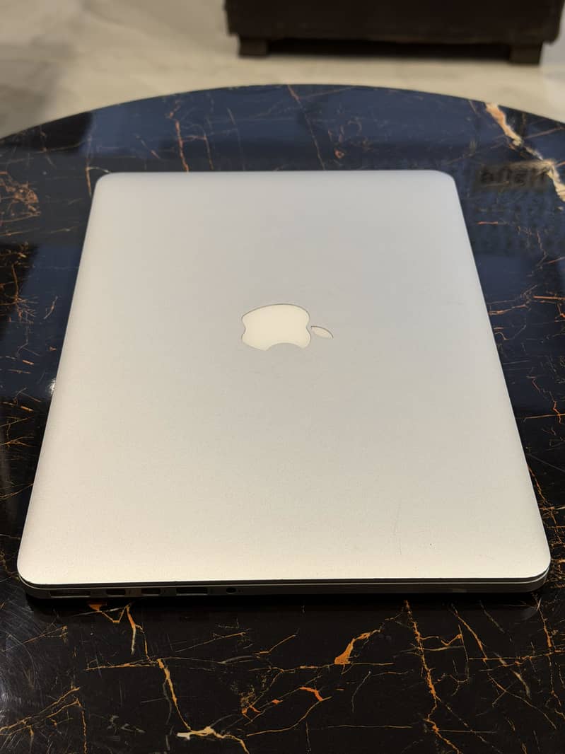 MacBook Pro 0