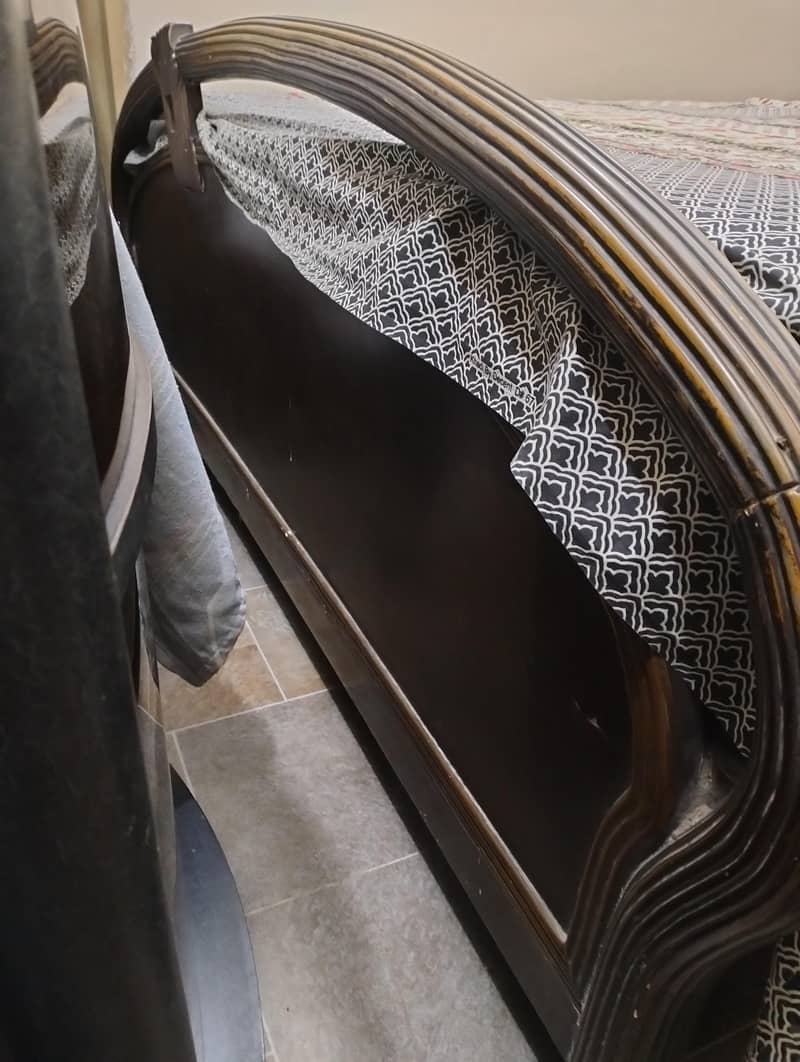 Bed Set Queen Size 2