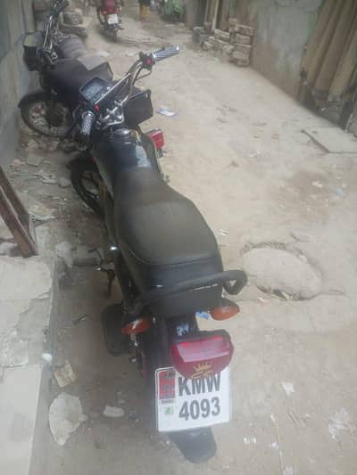 100 bike sell self start speed all good 2019 model