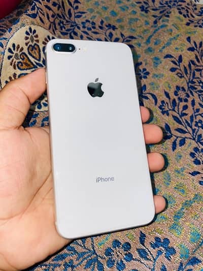 I phone 8 plus 10/10 condition pack