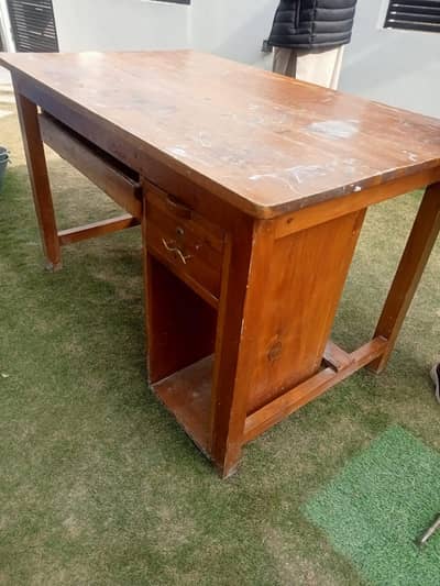 diar lakri wala table