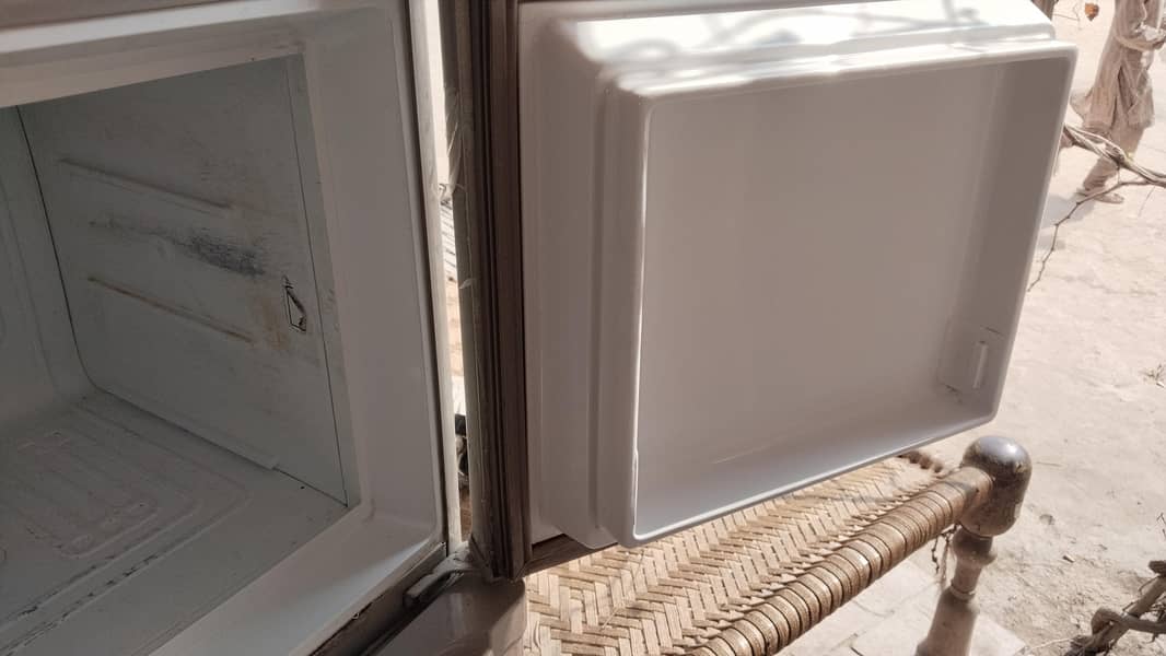 ریفریجریٹر 4