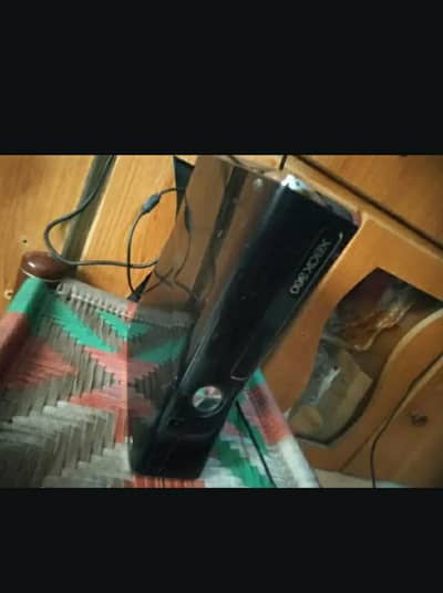 Xbox 360 slim 250GB 60plus games good condition