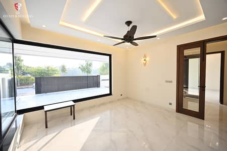 Ideal location solid construction imported fittings n fixtures dhai 1