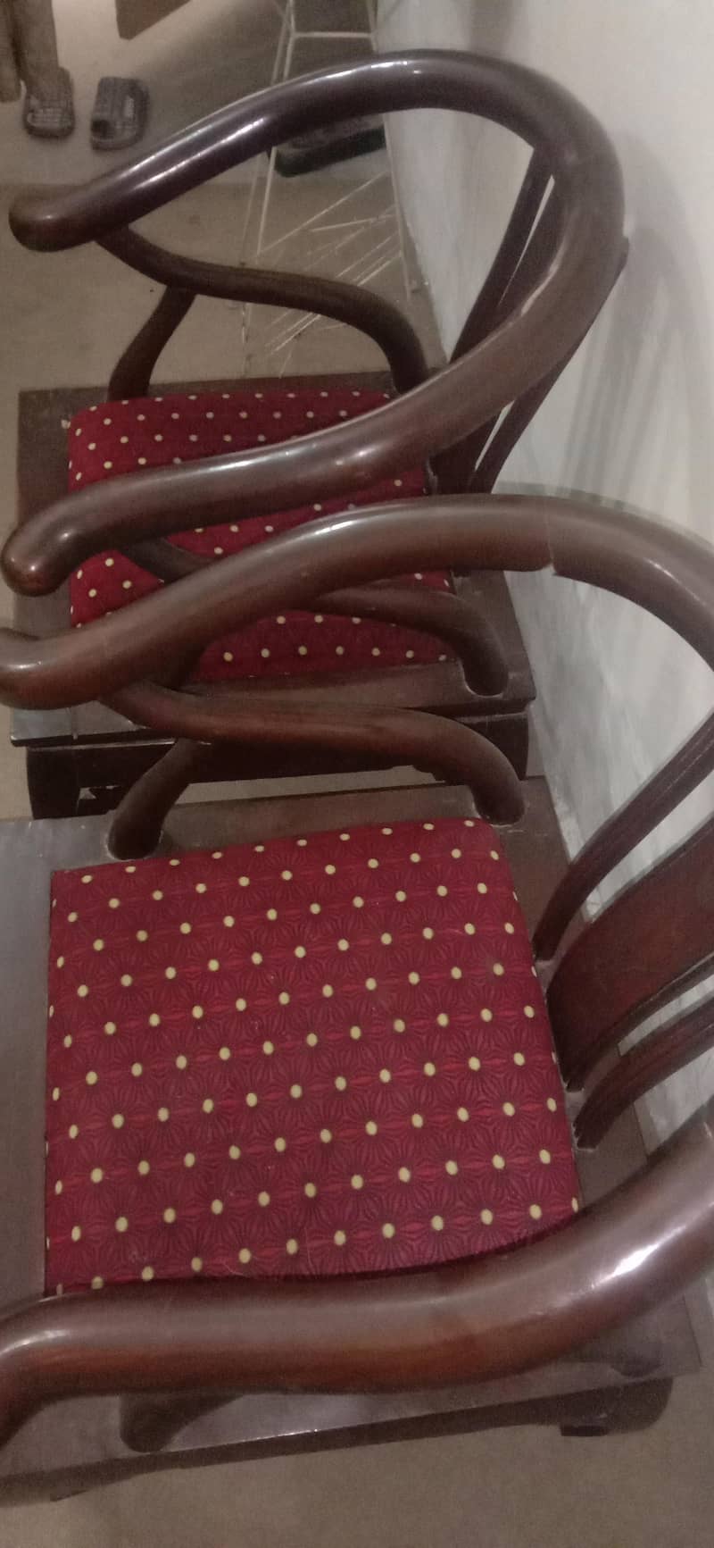 سیکنڈ ہینڈ لکڑی کا صوفہ سیٹ فروخت کے لیے دستیاب ہے، 1