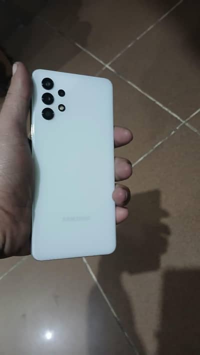 SAMSUNG A32