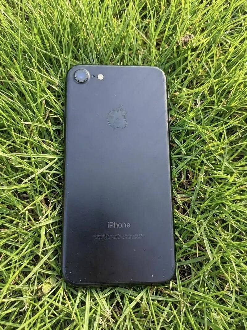 Apple iPhone 7 0