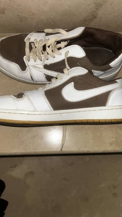 Jordan 1 Travis Scott