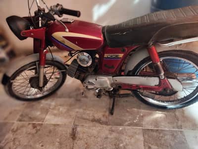 Yamaha royal 100cc Karachi only call 03188308655
