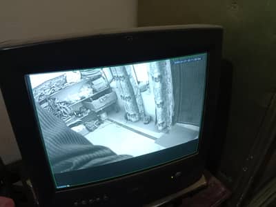 8 Camera DVR with 3 Dome Camera and Adapter