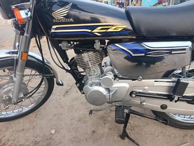 Honda CG 125 special edition black colour