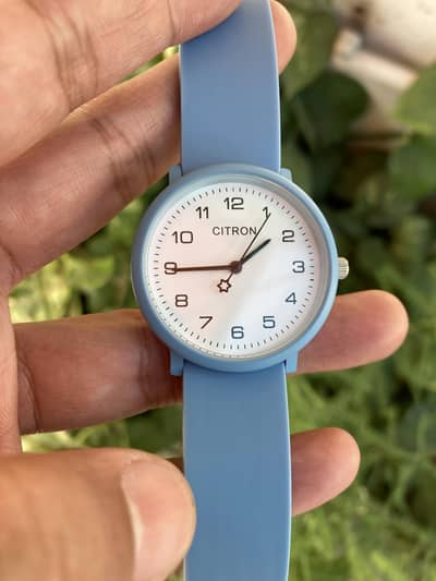 Citron quartz watch