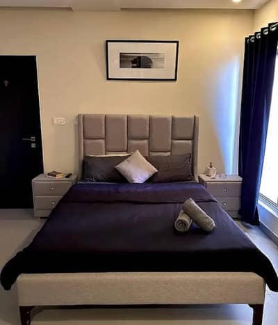 Two bedroom phr day short Time apartment available bahria twon