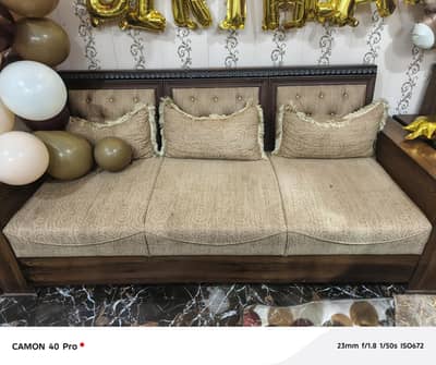 5 seated sofa
