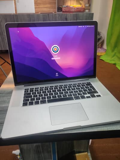 MacBook pro core i7 16gb ram 256 SSD 15inch 2015