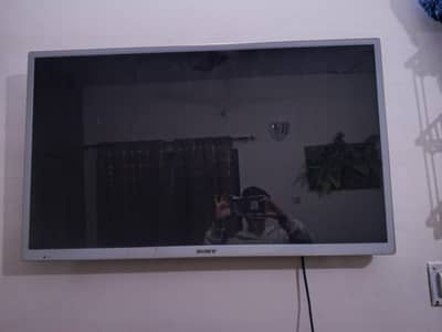 Original Sony Bravia 43" Simple LED for sale