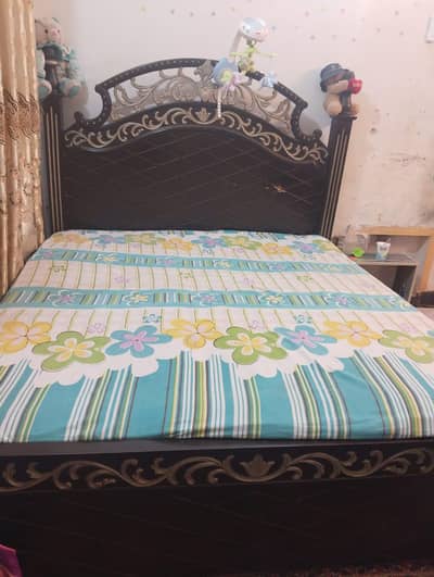 Bed, dressing table wardrobe