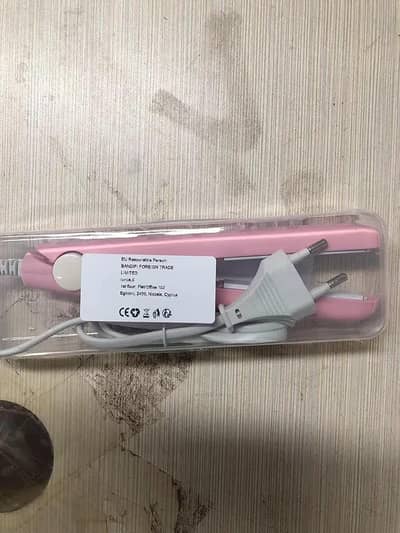 Lightweight And Portable mini  Hair Straightener