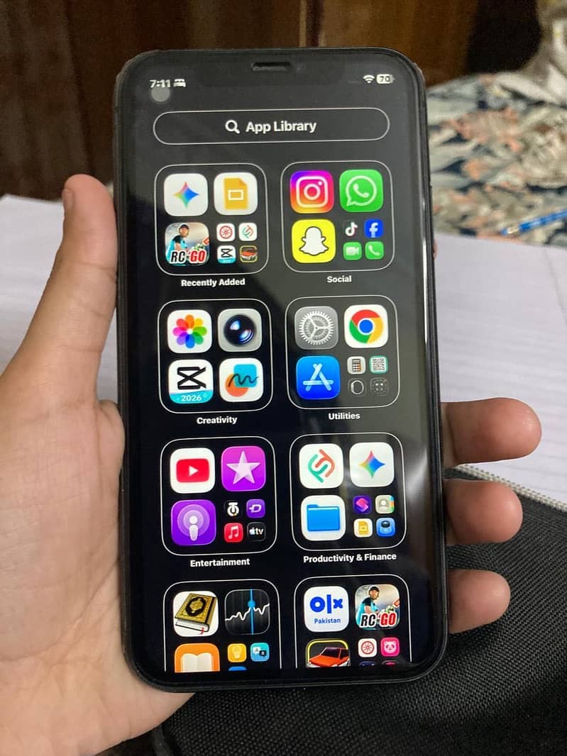iPhone 11 3