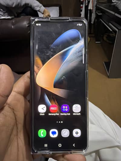 Samsung Zfold 3 only one main screen working