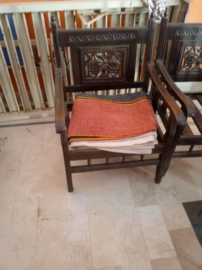 A sofa set in new condition