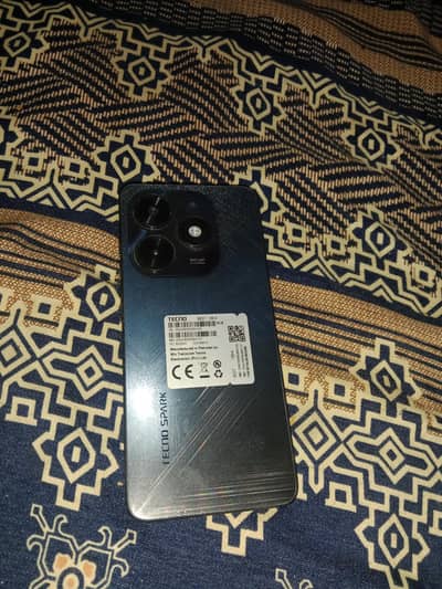 1 yar uz hai hua hai koi folt nai Tecno 20 c