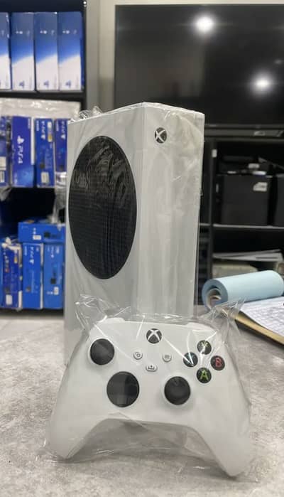 Xbox Series S with 1 controller | slightly used + brand new