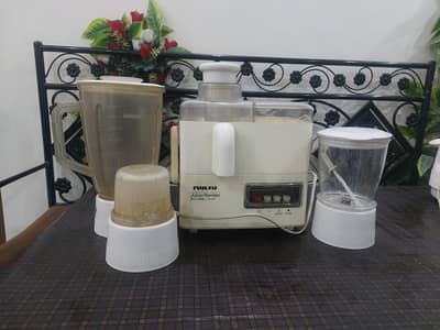 Nikai Juicer/blender set