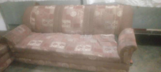 3 Wala sofa 1 corner se thora kharb ha bki ok ha