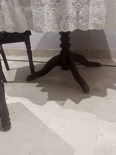 Dinning table with chairs