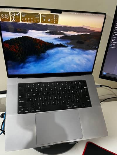 MacBook Pro 16-inch M1 Max | 32GB RAM | 1TB SSD | 2021 | Box & Charger