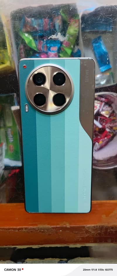 tecno camon 30 loewe