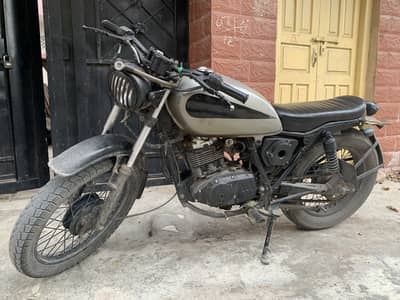 Suzuki GS 150 2014