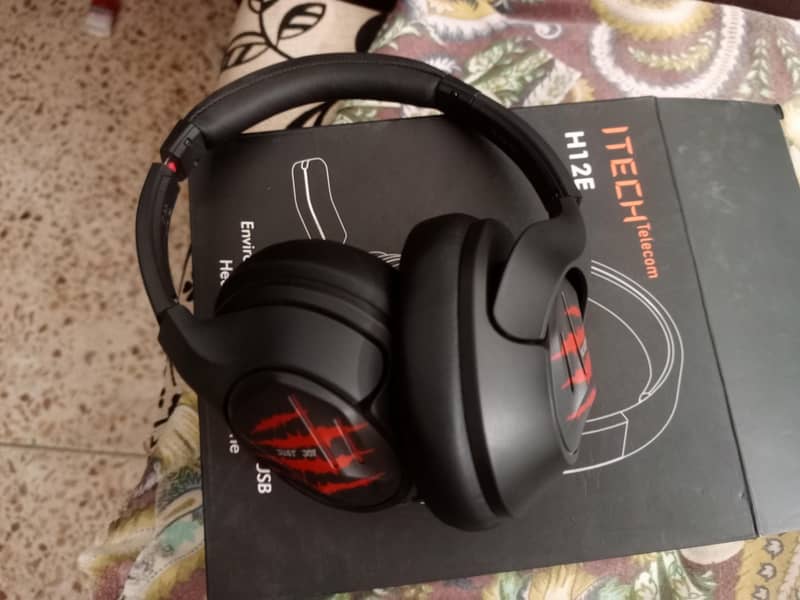 logiTech headphone 4