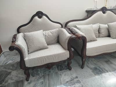 7seatrs sofas  brand karegr