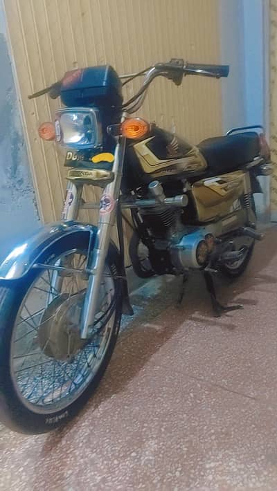 honda CG 125 2016 model converted in 2026 gold edition.