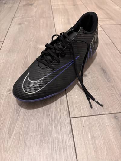 Nike Mercurial Soccer Cleats - Size US 10.5