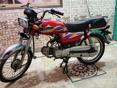 Unique CD70 – 2022 Model (Red) – Used