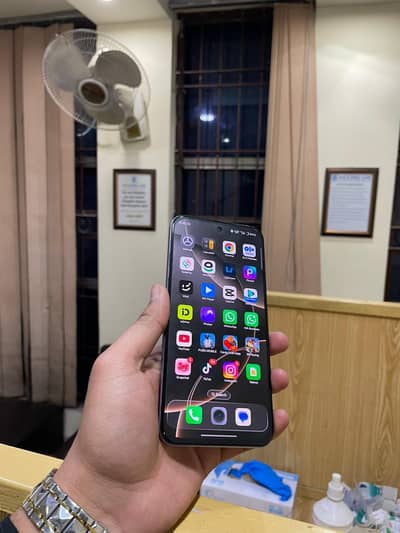 REALME C85 PRO 8/256 BOX AND CHARGER