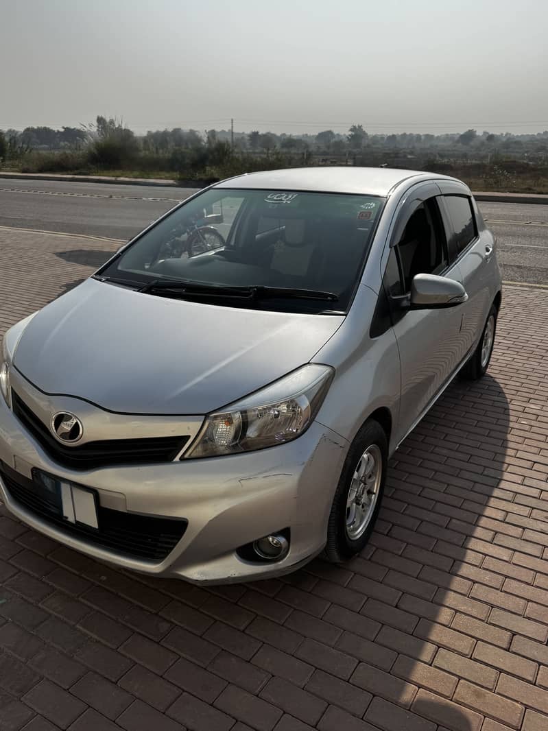 TOYOTA VITZ 2012/2015 - Cars - 1111182424