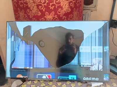 Multinet company bohat class  ki hai  just panel break huwa hai