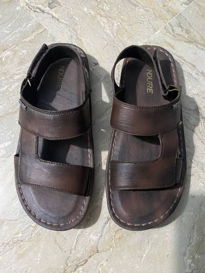 Boy sandals brown