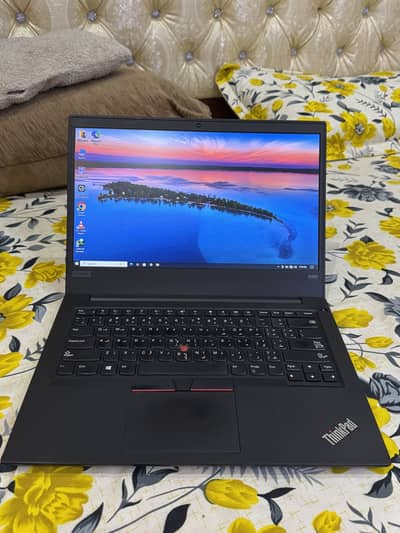 Lenovo i5 8th - Rx550 2Gb Ram 12Gb SSD 256Gb HHD 500Gb - 14 inch dsply