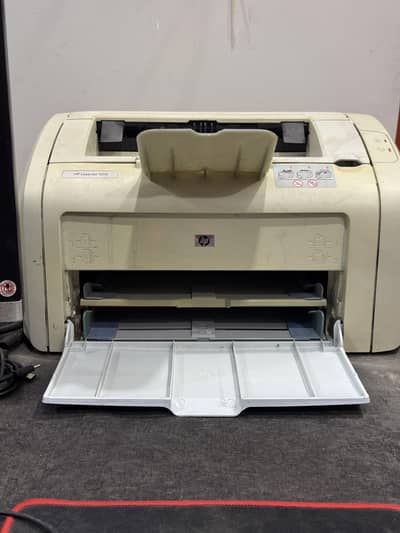 HP LaserJet 1018 Printer For Sale with A4 Paper Bundle