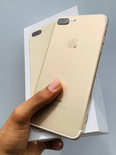 iPhone 7 plus 128gb with complete box whatsapp number 03248235803
