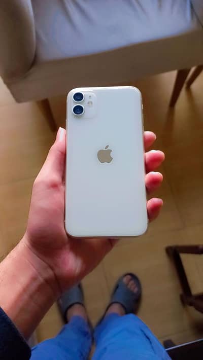 iphone 11 jv white colour 99% battery health 64GB.
