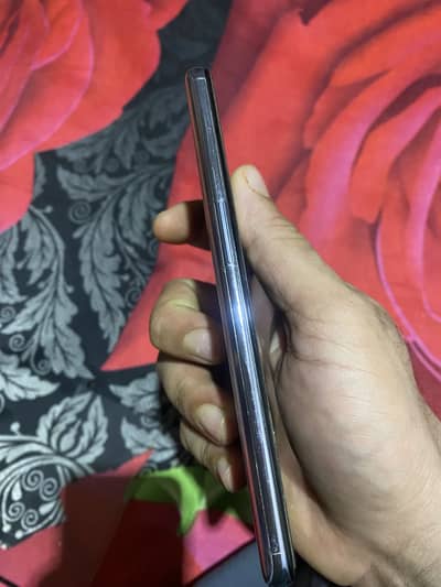 Salam me dono mobile sell krna chahra ho aik note 9 aik one plus 9