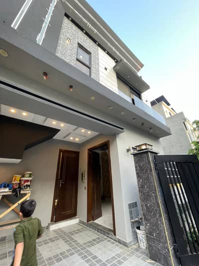 3 Marla LUXURY Living Awaits Outclass Double-Storey House In Al Kabir Town Phase 2